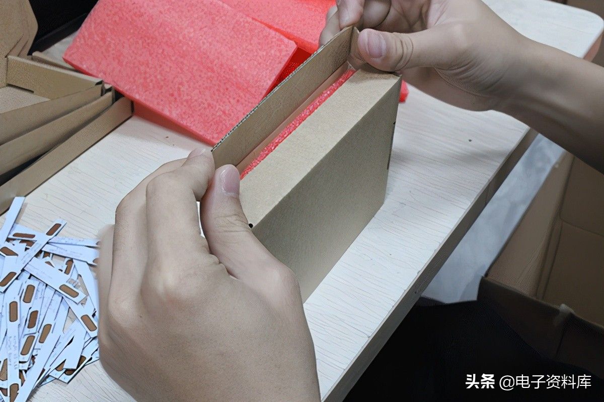 PCB组装（PCBA）：4个步骤和所需的相关机器