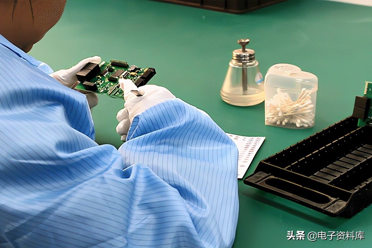 PCB组装（PCBA）：4个步骤和所需的相关机器