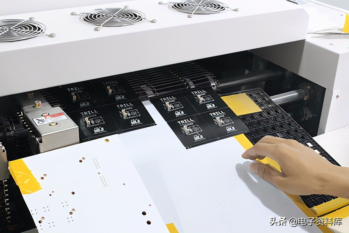 PCB组装（PCBA）：4个步骤和所需的相关机器